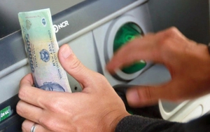 Quên không lấy tiền khi rút ở cây ATM thì phải làm sao?