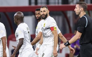 Benzema ghi cả 2 bàn trong trận hòa 1-1 của Al Ittihad