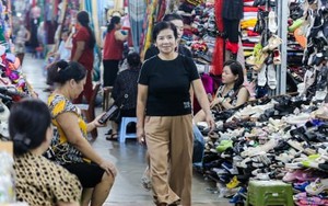 Độc đáo khu chợ dưới 'lòng đất' tại Hà Nội