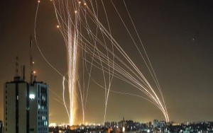 Tên lửa Vòm Sắt của Israel ngăn chặn 2.350 quả rocket của Hamas thế nào?