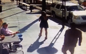 Cô gái bị tấn công bất ngờ, camera an ninh ghi lại toàn bộ diễn biến hành vi đồi bại của kẻ lạ mặt