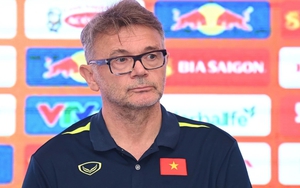 Thủ môn tuyển Việt Nam chấn thương, HLV Troussier lại thêm đau đầu trước vòng loại World Cup
