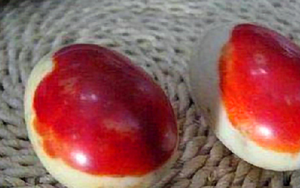 Lão nông vô tình đào được 2 “quả trứng máu”: Chuyên gia sửng sốt, ra giá 2,6 tỷ đồng mua lại liền bị từ chối “tôi không cần tiền”