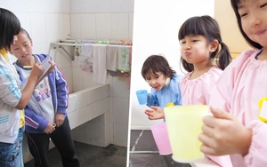 Bị cấm chơi đùa giờ giải lao, học sinh nhiều trường Trung Quốc giải trí ở toilet