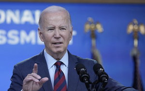 Ông Biden ký dự luật ngân sách không có viện trợ cho Ukraine