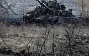 Kịch tính cảnh binh sỹ Nga và Ukraine đấu súng dữ dội trên chiến hào tại Bakhmut