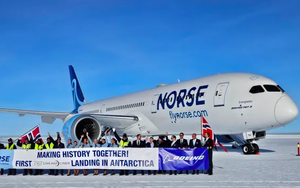 Máy bay Boeing Dreamliner lần đầu hạ cánh xuống châu lục thứ 6