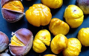 Cách bóc hạt dẻ siêu nhanh, siêu dễ