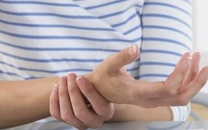 Các cách  giảm đau tay khi gõ bàn phím