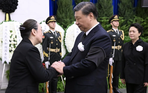 Chủ tịch Trung Quốc Tập Cận Bình viếng cựu Thủ tướng Lý Khắc Cường