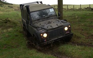 Tại sao xe địa hình Land Rover vẫn rất quan trọng với quân đội Anh?