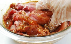 Vì sao không nên ướp các món thịt sống quá 12 tiếng hoặc để qua đêm?