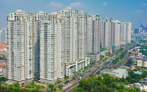 Cận cảnh con đường “cõng” cả trăm toà chung cư cao tầng ở TP.HCM