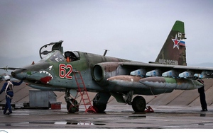 Cường kích Su-25 của Nga phóng tên lửa phá hủy cứ điểm và thiết giáp Ukraine