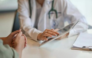 Bác sĩ tiết lộ 1 dấu hiệu trên da có thể cảnh báo ung thư ở giai đoạn đầu nhưng nhiều người bỏ qua