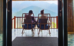 Thanh Hằng khoe ảnh hai vợ chồng đi du lịch, chỉ nói 1 câu cũng đủ biết ông xã giàu thế nào