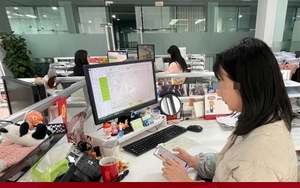 Công ty Trung Quốc phạt tiền, cấm nhân viên nhắn tin khi làm việc