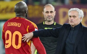 Mourinho bỏ họp báo để phản đối tấm thẻ đỏ của Lukaku
