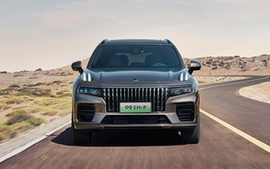 Vừa trình làng thị trường Việt với mức giá hơn 2 tỷ đồng, mẫu SUV này lại có thêm bản cập nhật tại quê nhà ăn xăng 1 lít/100km