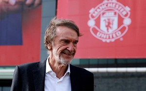 Sân Old Trafford xập xệ hết mức, chủ mới chi 300 triệu USD không đủ cứu Man Utd