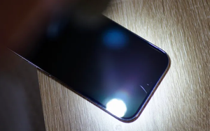 Sự thật về miếng dán màn hình: Đây là thử nghiệm iPhone 14 Pro "dùng trần" suốt 1 năm - Kết quả bất ngờ