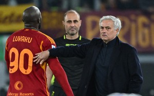 Roma lại thua, Mourinho phản ứng thế nào?