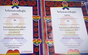 Các cặp đôi LGBT được đăng ký kết hôn tại tỉnh Rayong (Thái Lan) nhân dịp Valentine