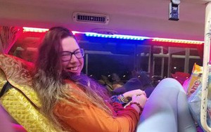 Du khách Anh có trải nghiệm đáng nhớ đi xe bus Hà Nội - Vientiane