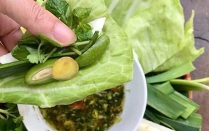 Món ngon: Nhót xanh cuốn bắp cải càng ăn càng thèm