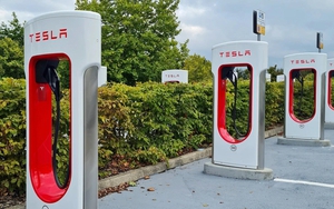 Tesla sắp chính thức chia sẻ hệ thống sạc siêu nhanh tại Mỹ, người mua xe VinFast tha hồ 'dùng ké'