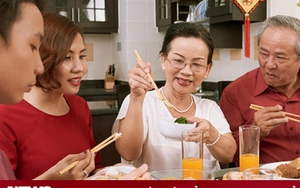 Chàng trai vô duyên hằng ngày đến nhà người yêu ăn chực, đằng gái phải 'cầu cứu'