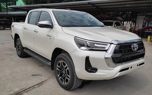 Lộ trang bị Toyota Hilux 2023 bản đầu tiên về Việt Nam: Thêm nâng cấp nhưng chưa đủ hot để làm khó Ranger