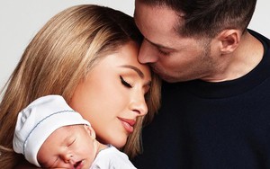 Paris Hilton khoe ảnh con trai được sinh ra từ phương pháp mang thai hộ
