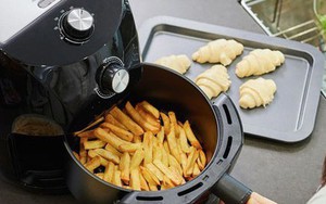 Cách đơn giản làm sạch nồi chiên không dầu
