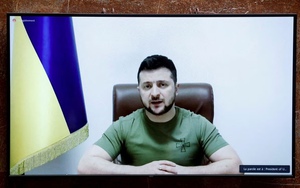 Tổng thống Ukraine sa thải chỉ huy quân sự hàng đầu