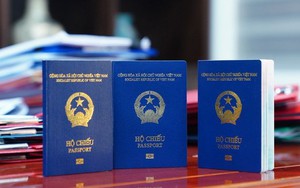Cận cảnh mẫu hộ chiếu gắn chíp được cấp từ 1-3