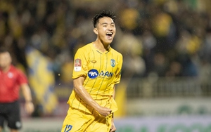 Sao trẻ 18 tuổi ghi bàn trong ngày mở màn V-League 2023