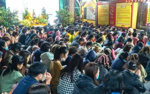 Chùa Phúc Khánh không còn cảnh biển người ngồi tràn ra đường làm lễ cầu an