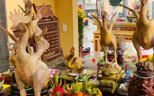 Độc đáo những mâm cỗ "gà bay" cúng Rằm tháng giêng