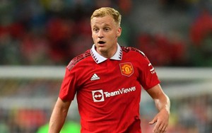 Van de Beek bất ngờ có tên trong đội hình dự Europa League của Quỷ đỏ