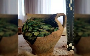 Phát hiện kho chứa 1.000 đồng xu cổ tại Ba Lan