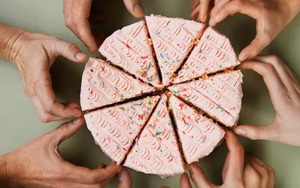 "Làm thế nào chia 4 chiếc bánh cho 5 người?" - Ứng viên tiếp cận đơn giản nhất được nhận vào làm việc
