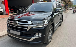 Toyota Land Cruiser đời cũ bán 6 tỷ đồng đắt hơn xe đời mới, người bán chia sẻ: Ghế sau gần như không dùng