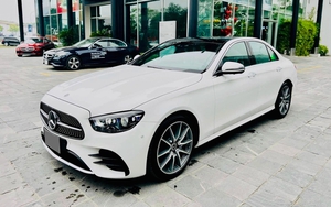 Vừa chạy hết rốt-đa, Mercedes E300 2022 biển liên doanh được rao bán với giá rẻ gần nửa tỷ đồng