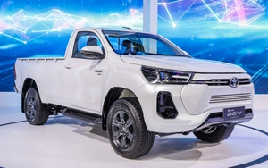 Toyota Hilux concept điện vừa trình làng có gì nổi bật?