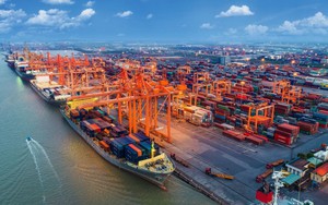 Cảng biển Việt Nam có lượng lưu thông hàng hóa và cho phép tiếp cận tàu container lớn nhất thế giới