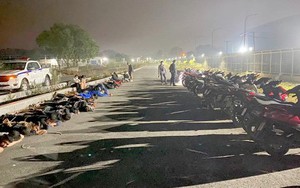 CSGT vây bắt hàng chục quái xế so kè tốc độ ở TPHCM