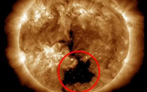 Chỉ trong 1 tuần, 2 'lỗ hổng' rộng gấp hàng chục lần Trái Đất đồng loạt xuất hiện trên Mặt Trời