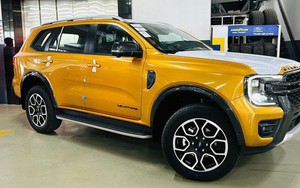 Ford Everest Wildtrak đã về đại lý Việt Nam: Giá 1,5 tỷ đồng, dự kiến giao xe tháng 5, nỗ lực cạnh tranh Santa Fe
