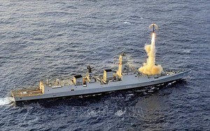 Hải quân Ấn Độ phóng thử thành công tên lửa siêu thanh BrahMos
